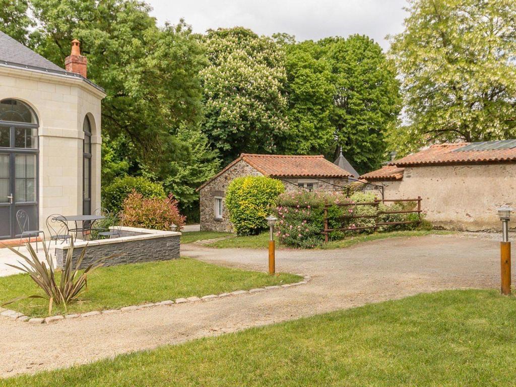 Gîte de Charme avec Jardin Privé près de Nantes, Accès Facile, Équipé Tout Confort - FR-1-306-812 1