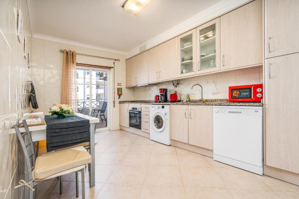 Two Bedroom Apartment - 110m2, AC, Terrace, Wi-Fi 5