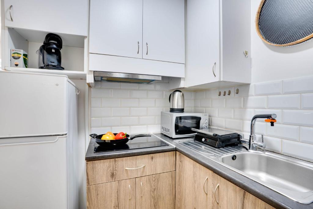 Atlantis Apartments 50m from Makenzy seafront 3
