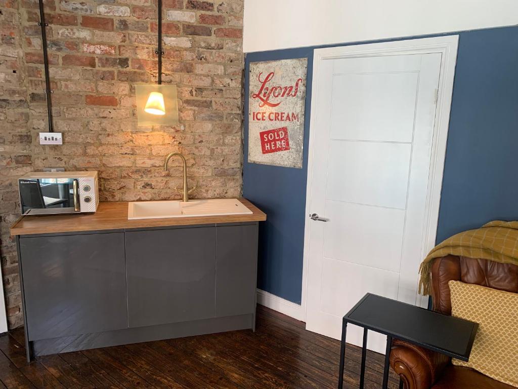 HelloYorkCentre - 1 FREE ON SITE PARKING SPACE - 60 SECOND WALK 2 MINSTER! 8