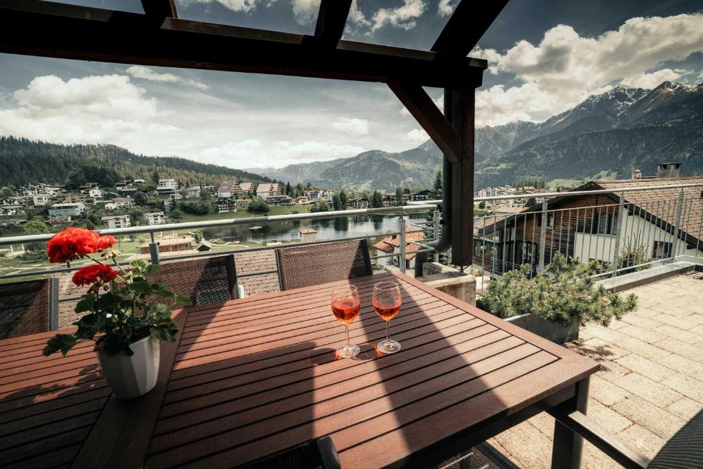 Stylish Lakeview Apartment Balcony & Free Parking