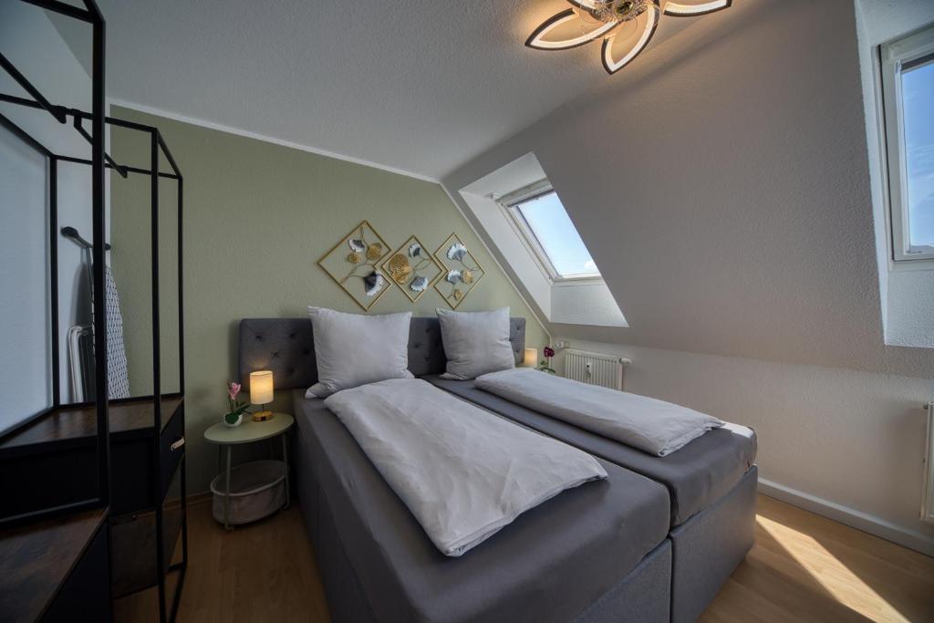 DresdenStay 3 Schlafzimmer 2 Bäder Balkon Kamin PS4 7