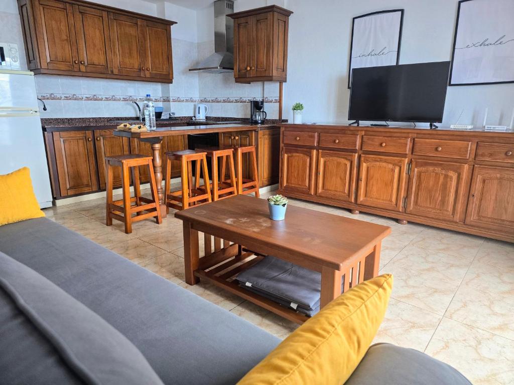 VV Mirador Isla Bonita "by henrypole home" 7