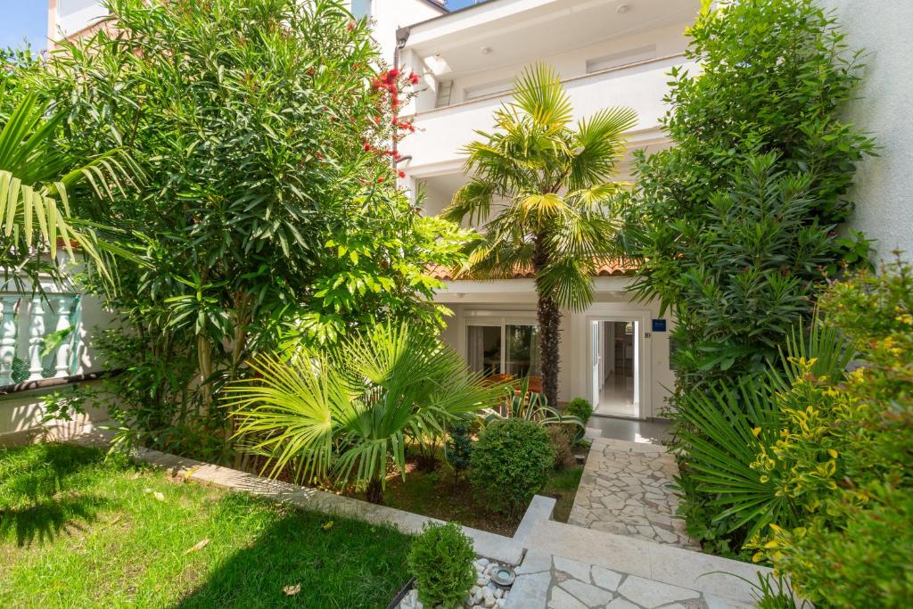 Modern apartment Zen with private garden