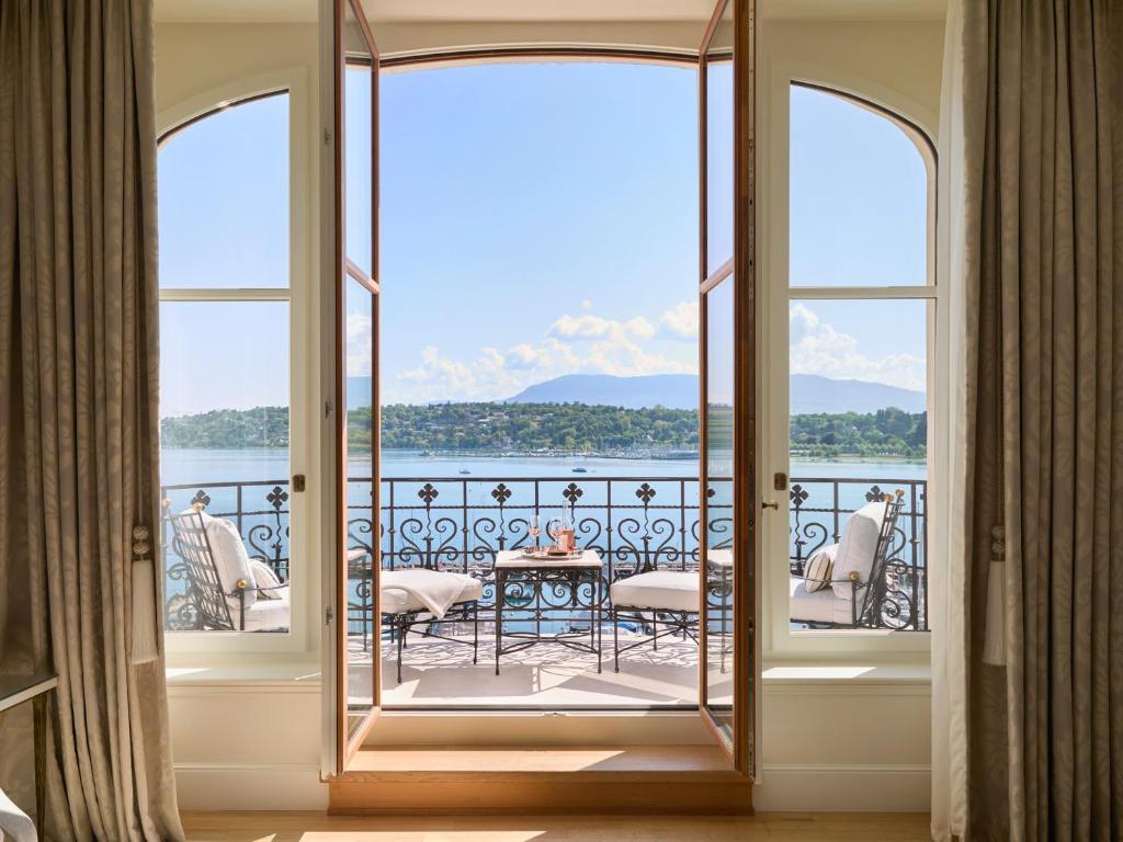 The Woodward - Auberge Collection 6