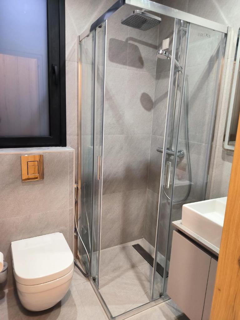 2 Bedroom Brand New Apartment Mc Kenzie 2 minute to the Mc Kenzie Beach 3