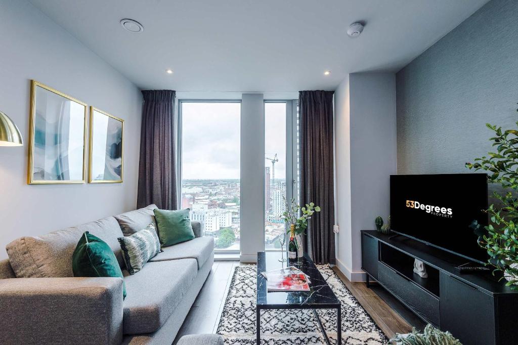 Stunning New 2-Bed Flat in Manchester Perfect for Couples 4