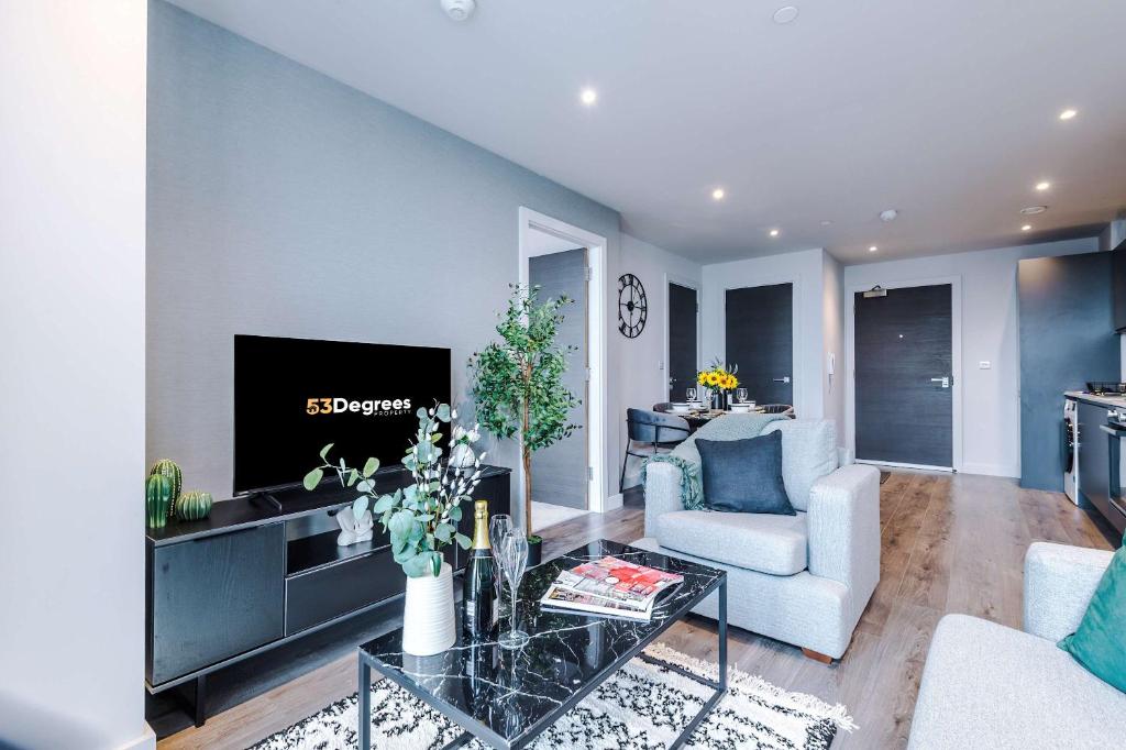 Stunning New 2-Bed Flat in Manchester Perfect for Couples 6