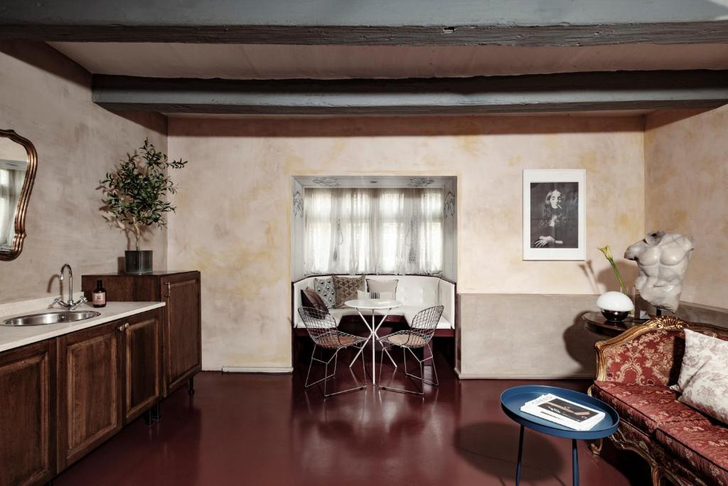 Valletta Nobile by VALLETTA SUITES - a 400-year-old designer apartment in Valletta 4