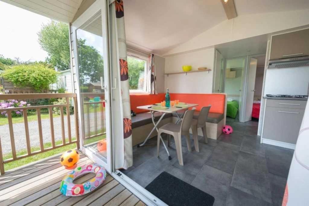 Photo de la galerie de l'établissement Camping 3 étoiles - Piscine - eecbb0, à Guérande