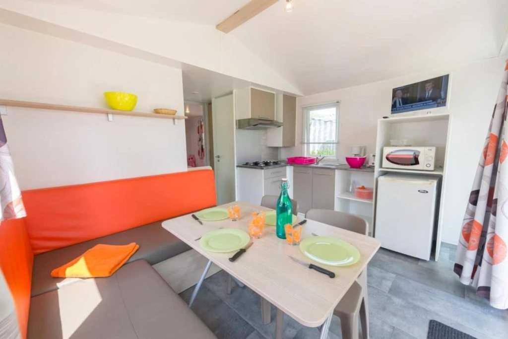 Photo de la galerie de l'établissement Camping 3 étoiles - Piscine - eecbb0, à Guérande