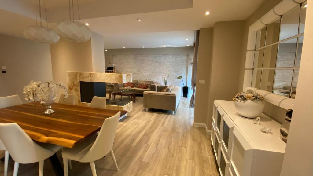 Lake Drive Rooms&Apartments 2