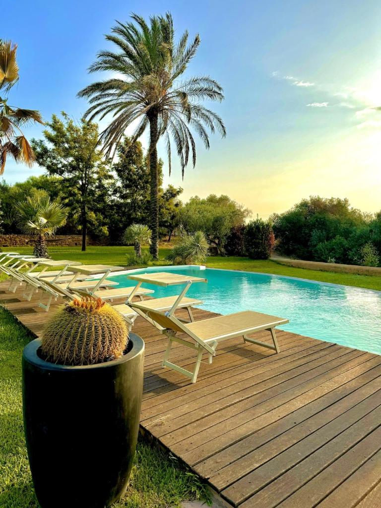 Photo de la galerie de l'établissement Luxury Villa Silene Con Piscina Salata e Ampio Giardino a Castelvetrano Selinunte, Sicilia, à Castelvetrano