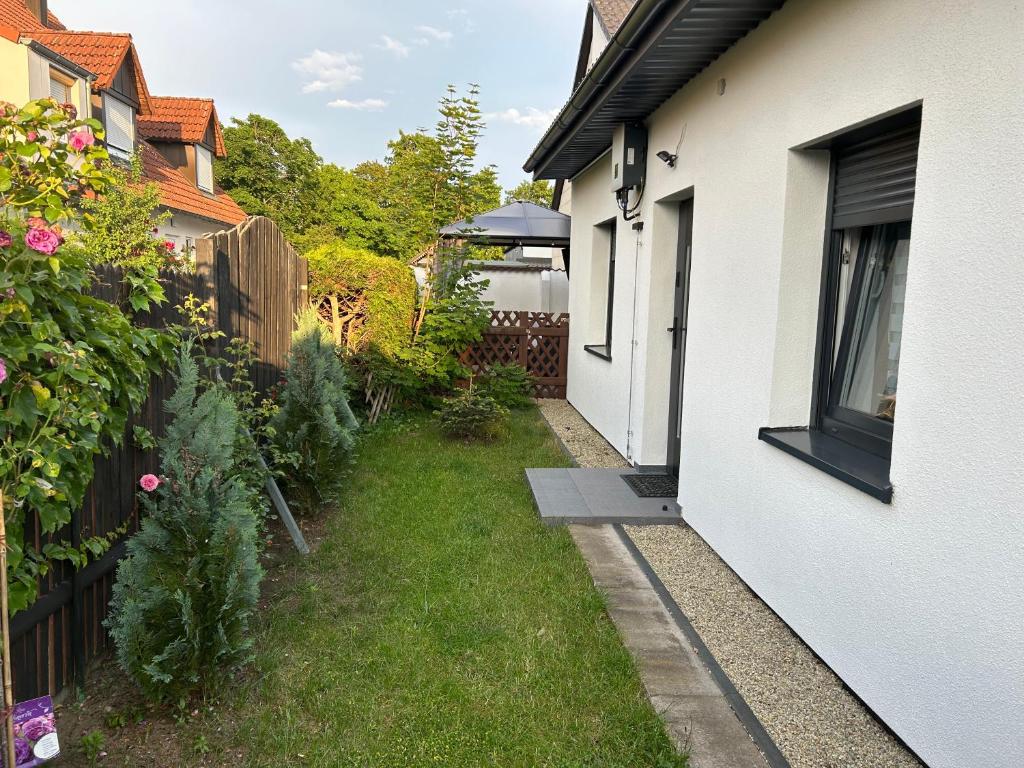 Bezauberndes Gästehaus mit Terrasse 8