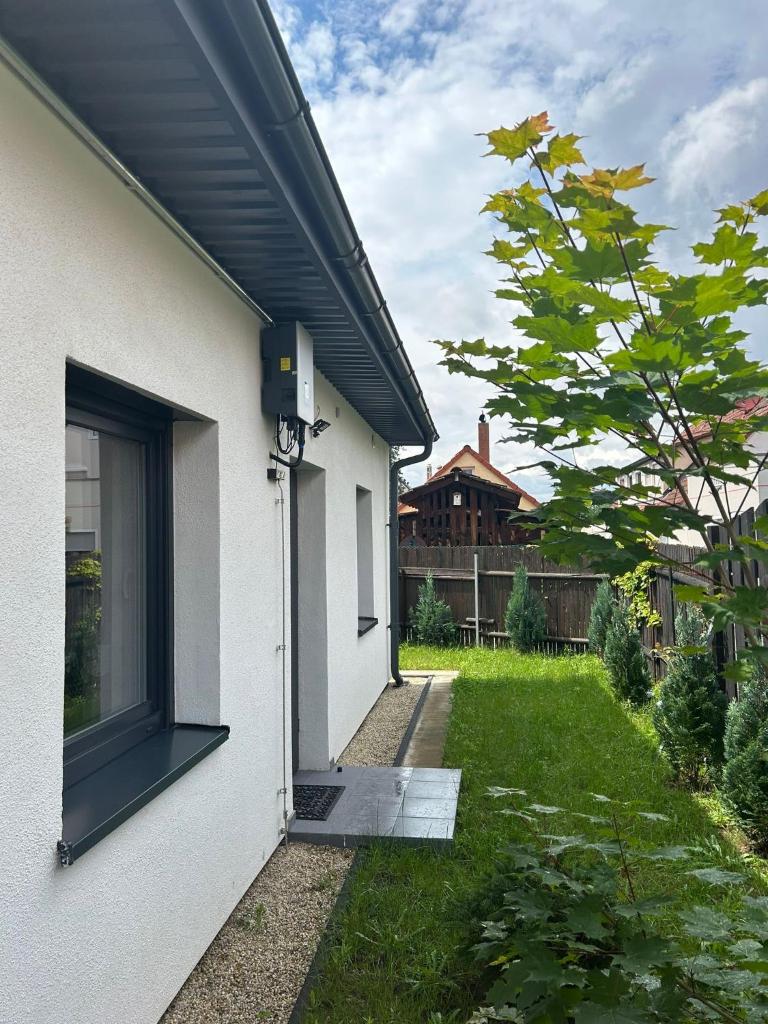 Bezauberndes Gästehaus mit Terrasse 4
