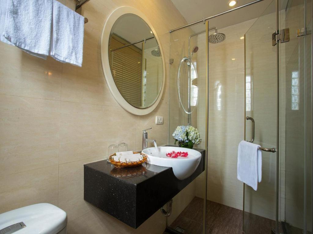 Tu Linh Palace Hotel