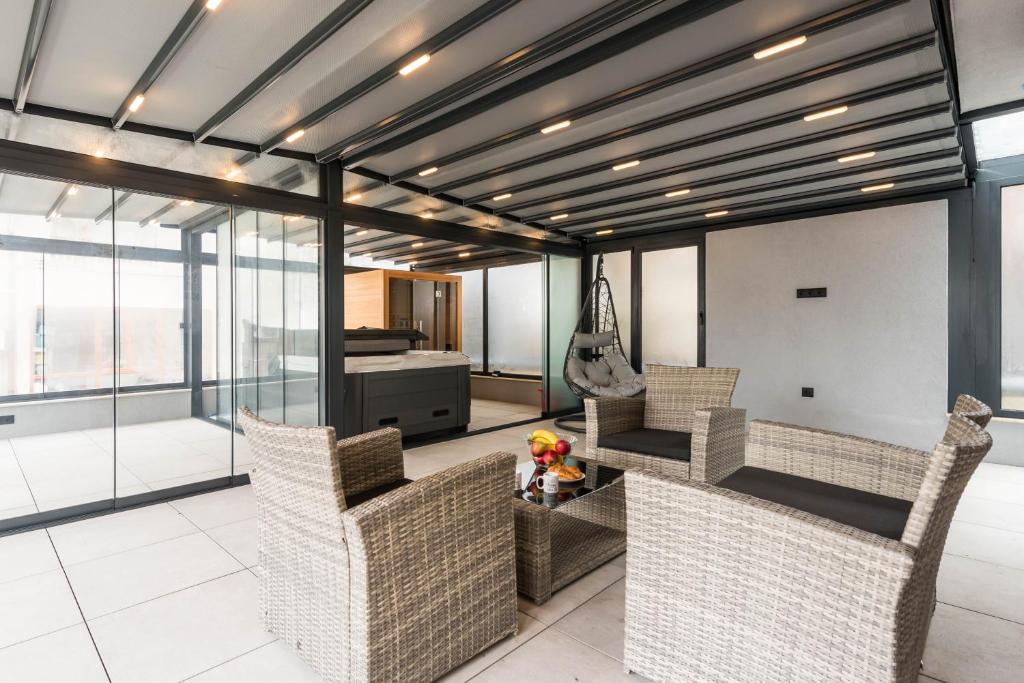 City Center Luxury Apartments 6
