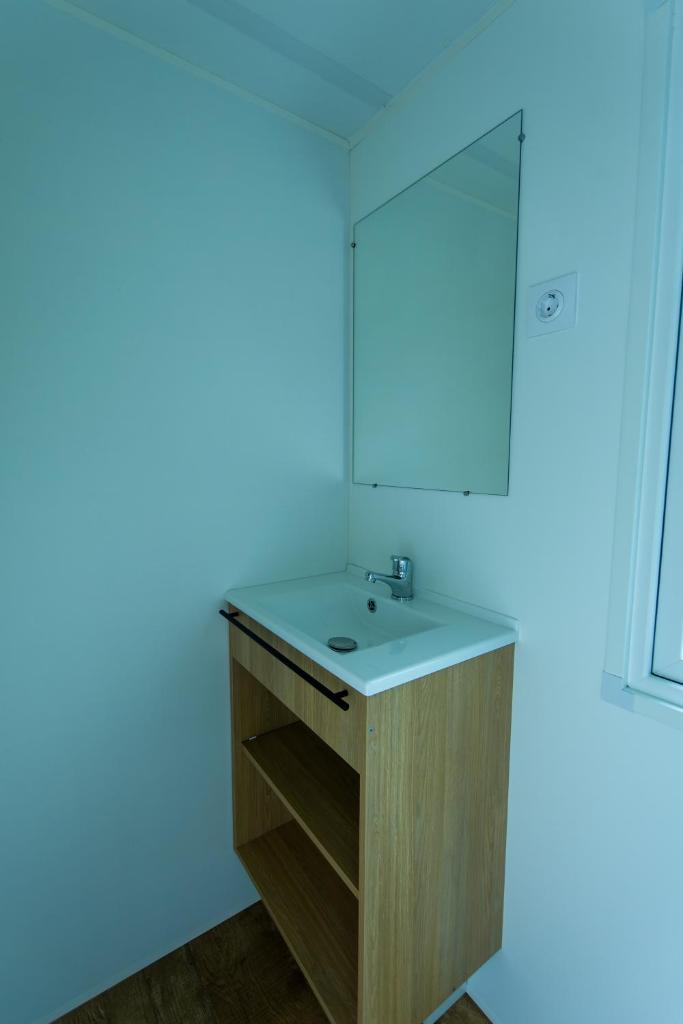 Photo de la galerie de l'établissement Camping les Avignon - la Laune, à Villeneuve-lès-Avignon