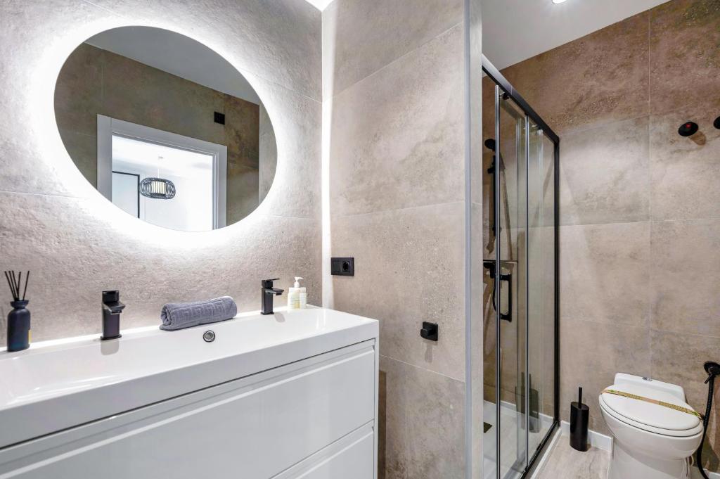 Las Flores Luxury Apartment 8