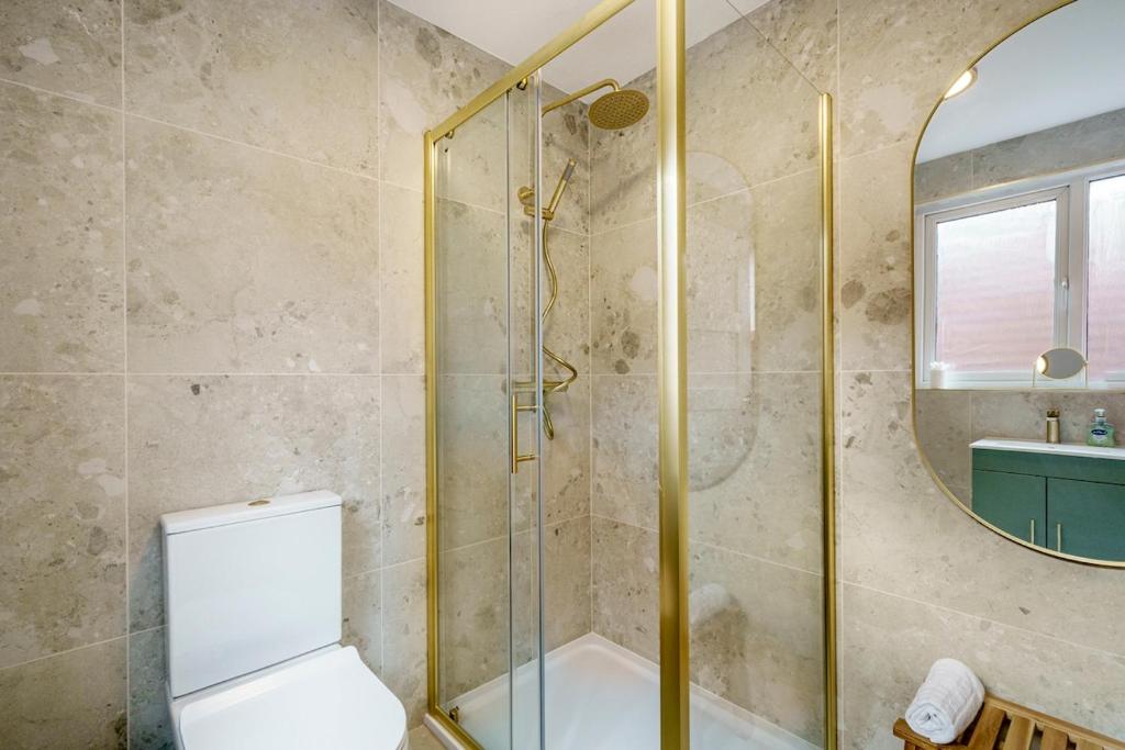 Belfast Stylish City Retreat 2BR 7