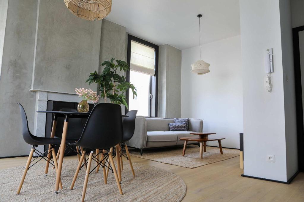 Kamiel -Belle Epoque apartment with modern comfort 1