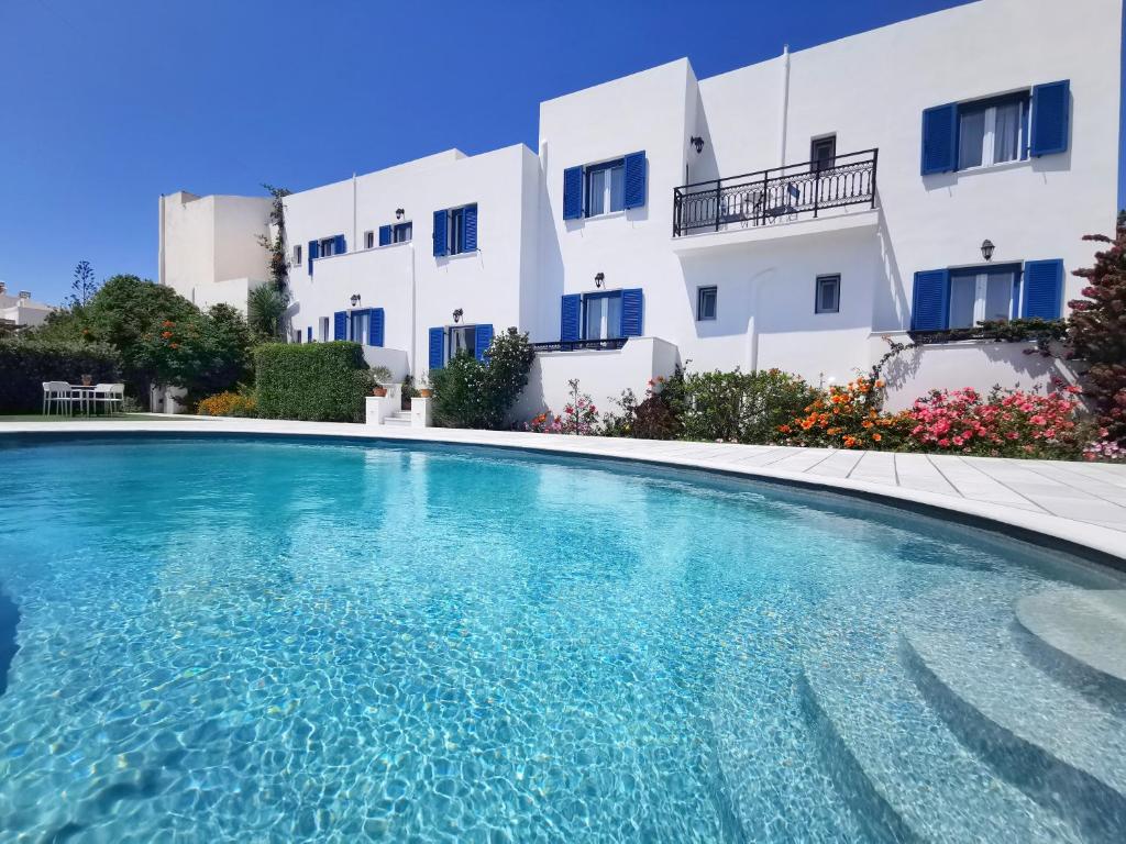 Ikaros Studios & Apartments