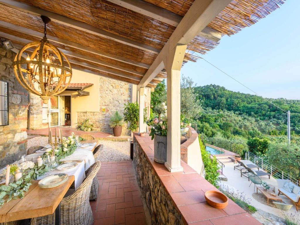 Photo de la galerie de l'établissement Farmhouse in Tuscany with Panoramic Pool, à Monsummano