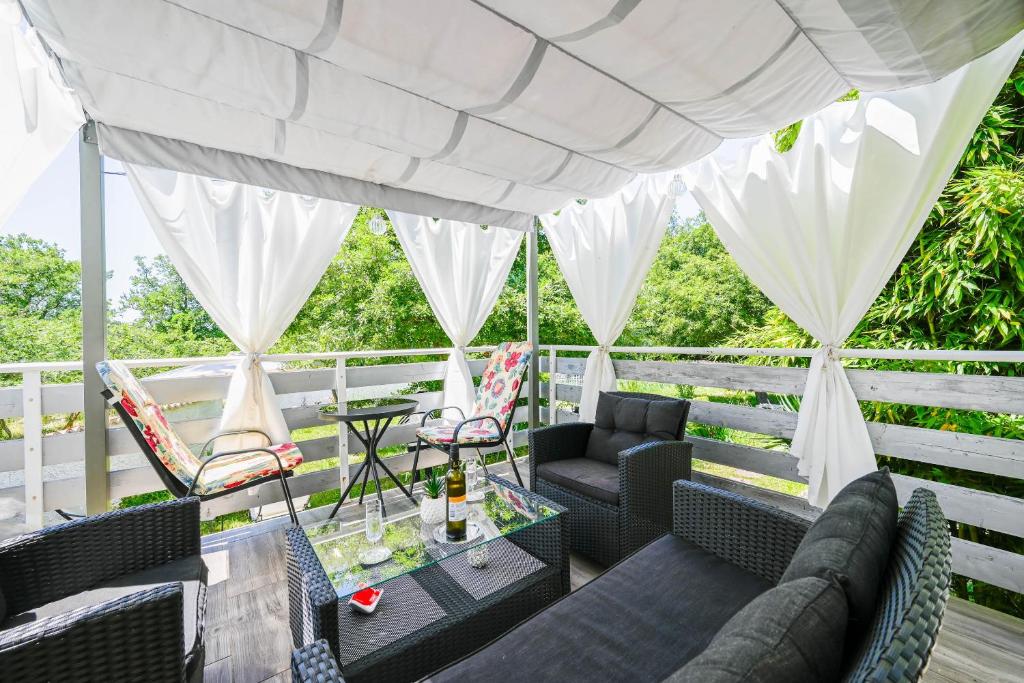 Helena Garden House 8