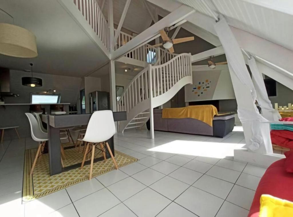 Superbe loft 90m² proche parc expo Nantes (6p) 4