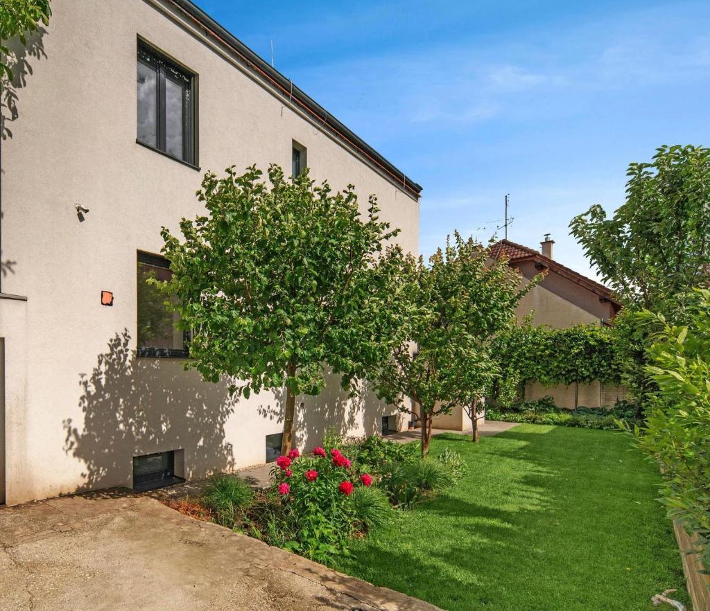 Villa Senec 6