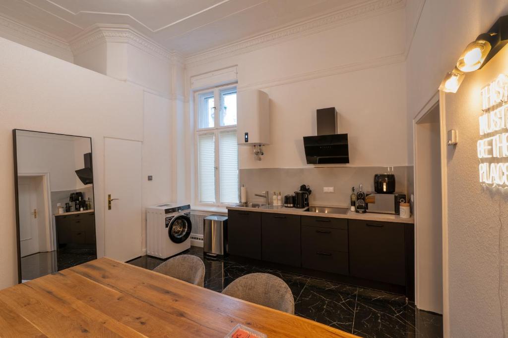 Nofa Apartments - Altbau Apartments am Kudamm 4