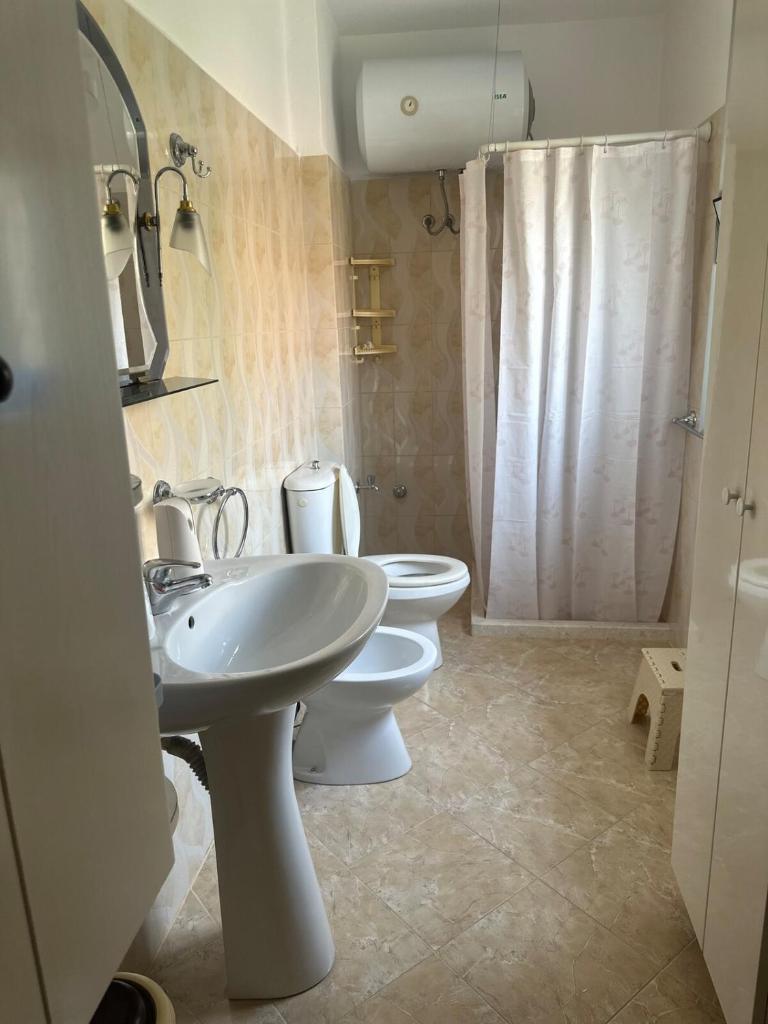 Villa Tirana 3