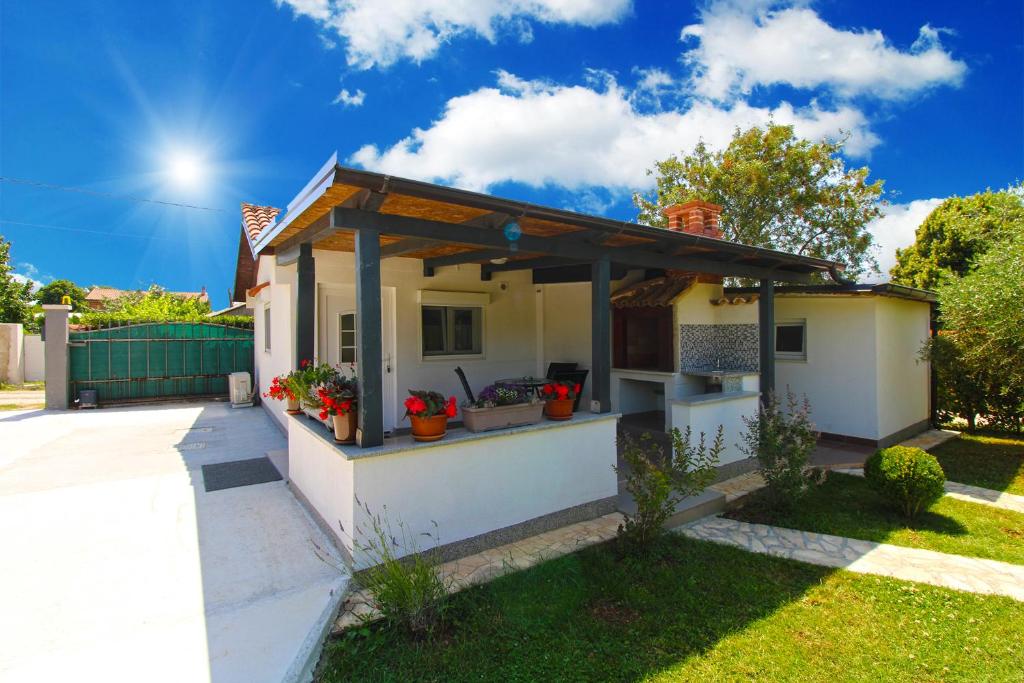 House Ankica 1818 1