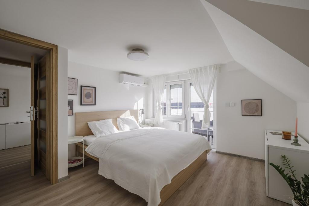 Spacious 4-Story Home with Sauna & Garden 5
