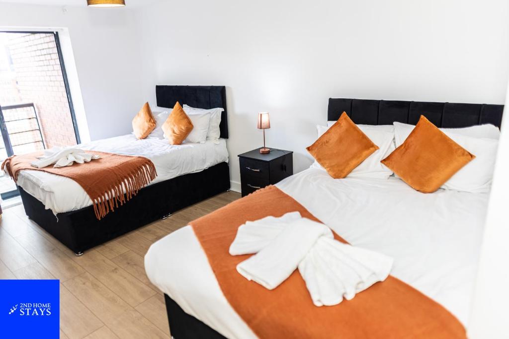 2ndHomeStays-Digbeth-B12 I Large Stylish 2-Bed Apartment I Ensuite I Sleeps 6 I Free Parking & WiFi I Perfect for Work Stays, Relocations & Holiday I Near Birmingham Project Sites & Attractions 7