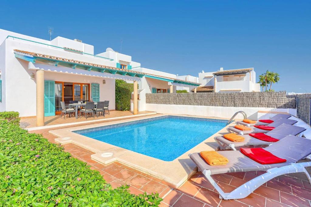Villa Angel Luis by Villa Plus