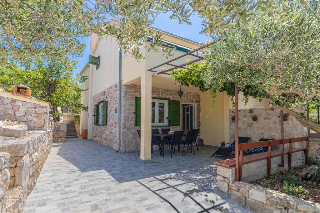 Peacefull getaway island Hvar! 6