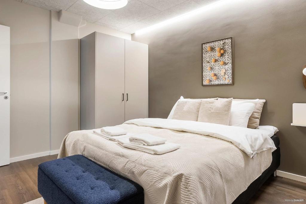 4-Person Midtown Apartment w Easy Access 3