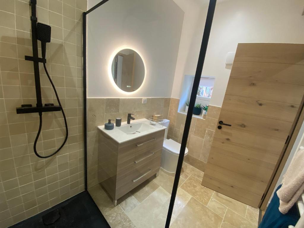Le patio Provençal-Maison avec cour privée 8