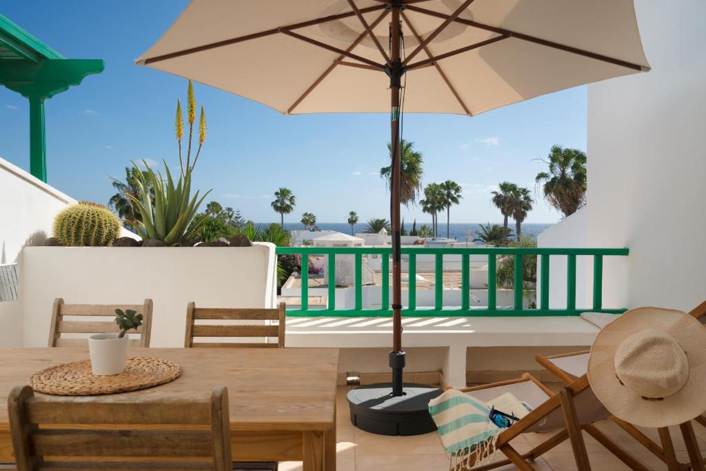 El Balcon del Mar-shared pool, tennis court and sea view 6