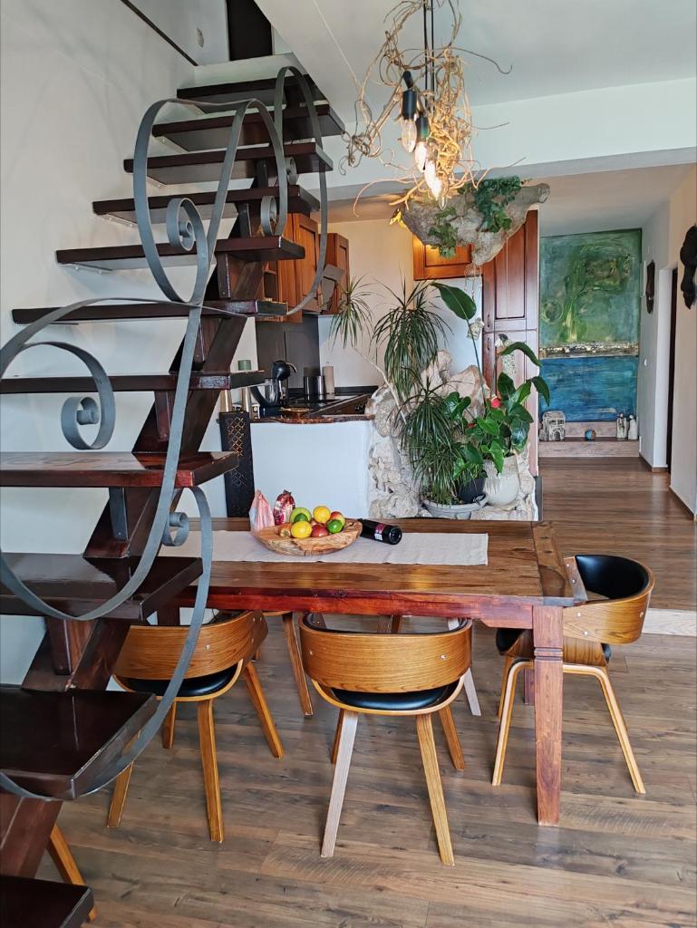 Art Gallery House with a small relaxing pool 8