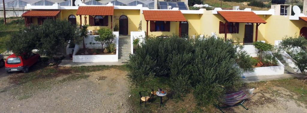 Elia Houses 7