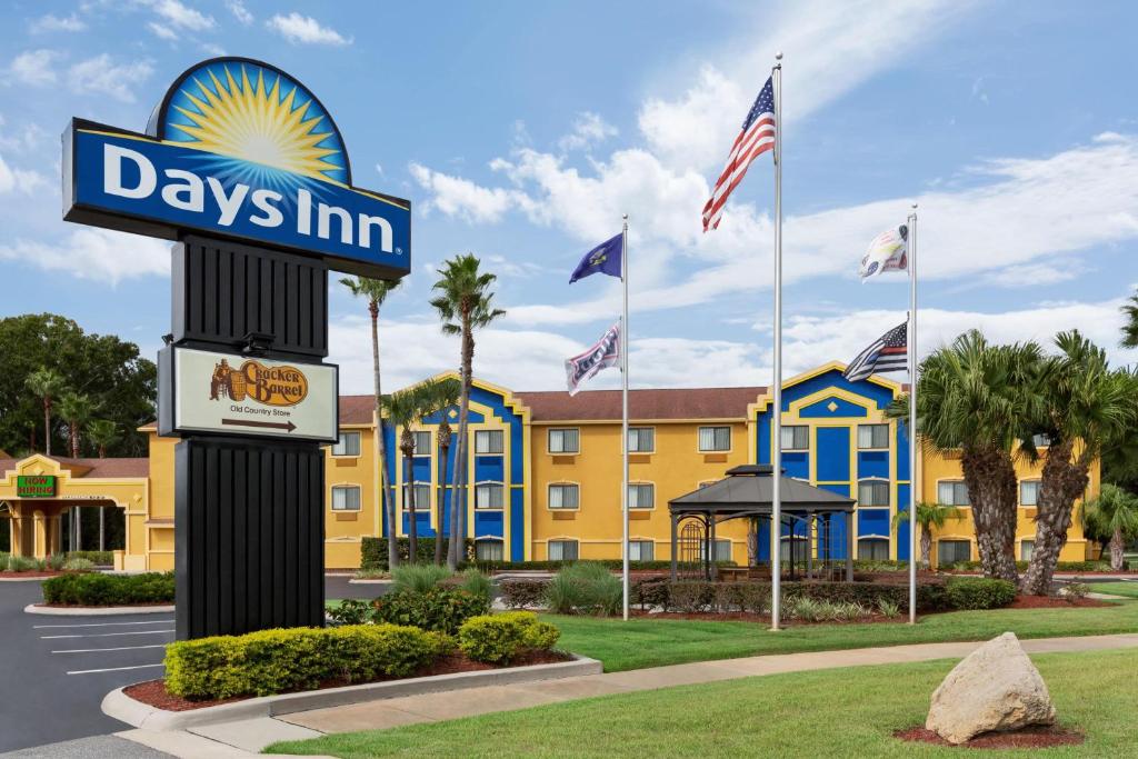 Days Inn by Wyndham Orange Park/Jacksonville Image