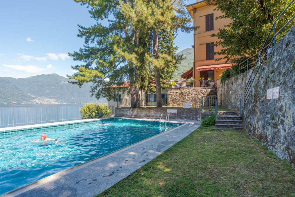 GuestHost - Flat x4 in residence with swimming pool!