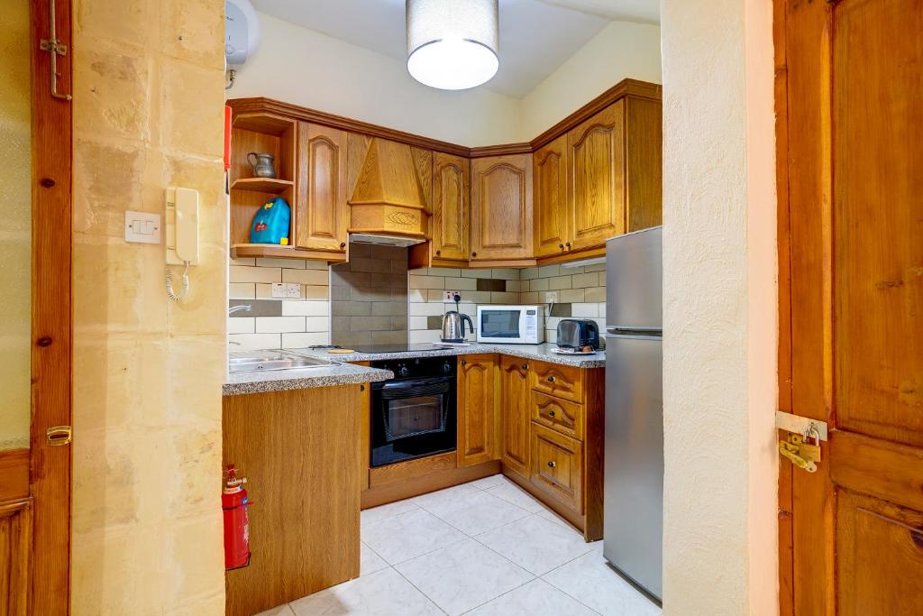 Traditional Maltese Townhouse with Roof Terrace 2