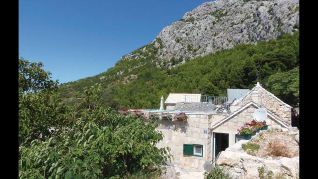 Villa Kristina - Ferienhaus Baška Voda - Topići, Private Outdoor Swimmingpool 3