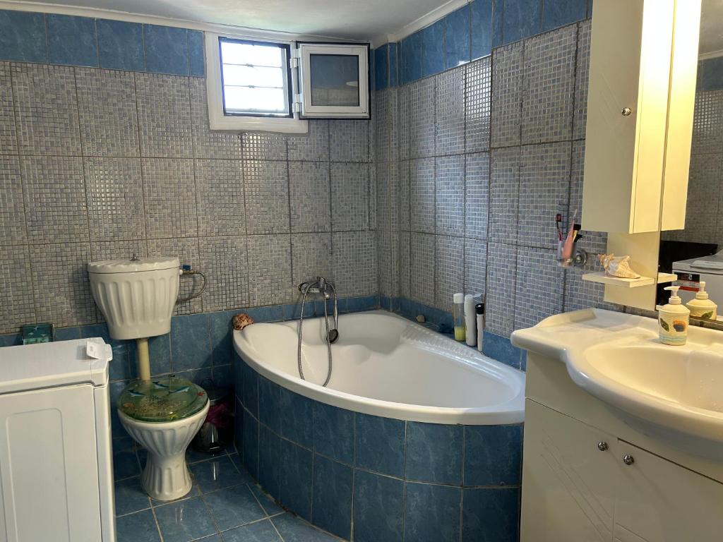 600 metres from the beach! 3