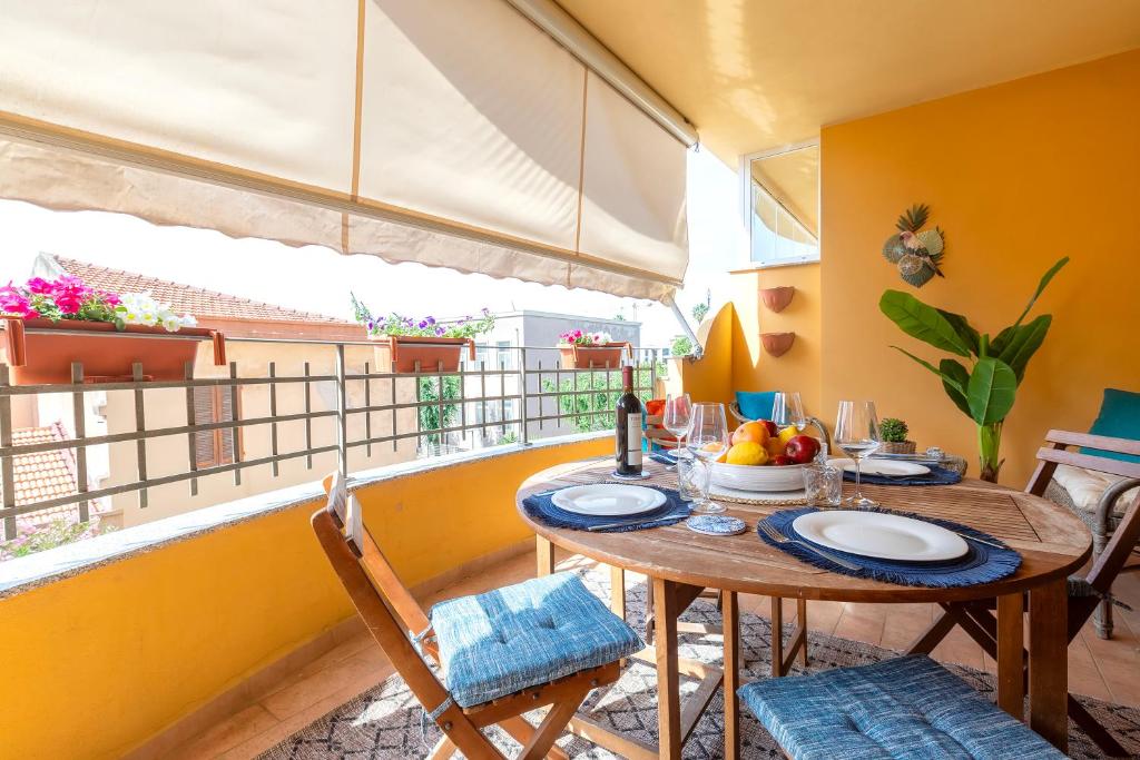 Superior Apt Elegante Terrazza & Parcheggio Privato - Centrale e Vicino al Mare