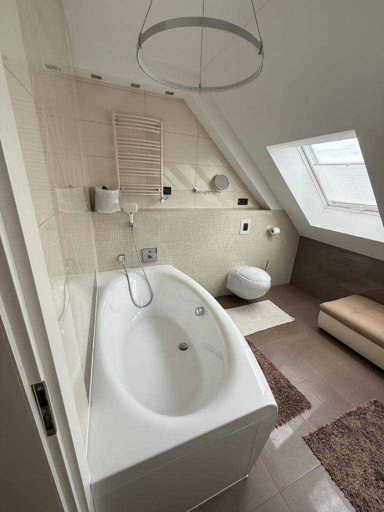 Doppelhaushälfte 125m2 3 Zimmer 2 Badezimmer Küche 5 Schlafplätze nähe Hamburg 3