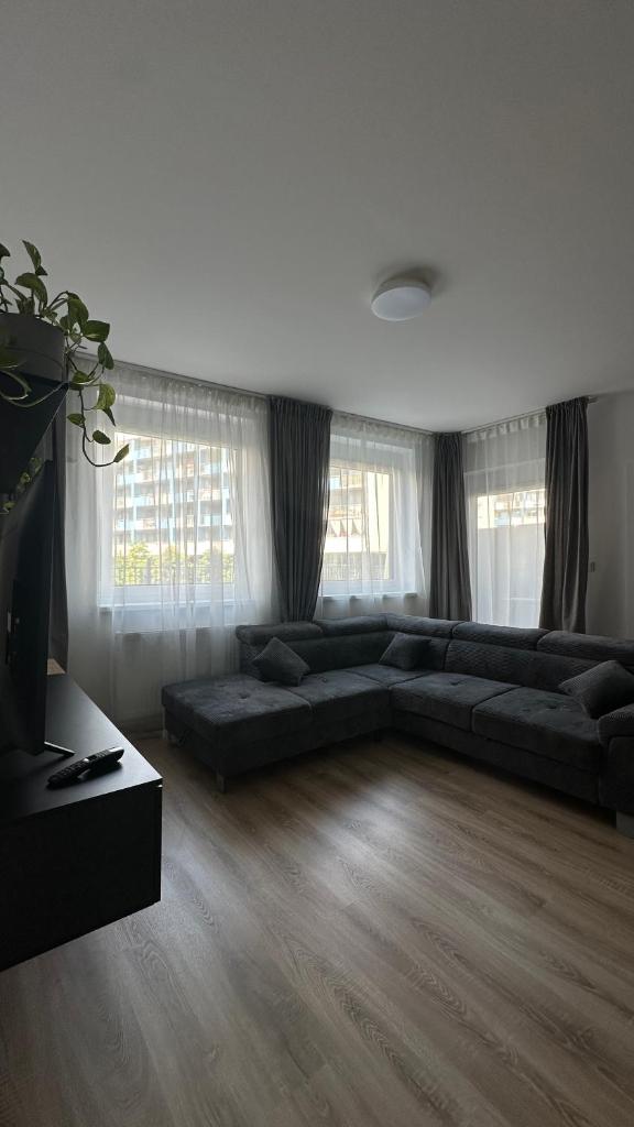 Magnolia Terrace Apart - FREE PARKING, Family & Sport Friendly Area 2